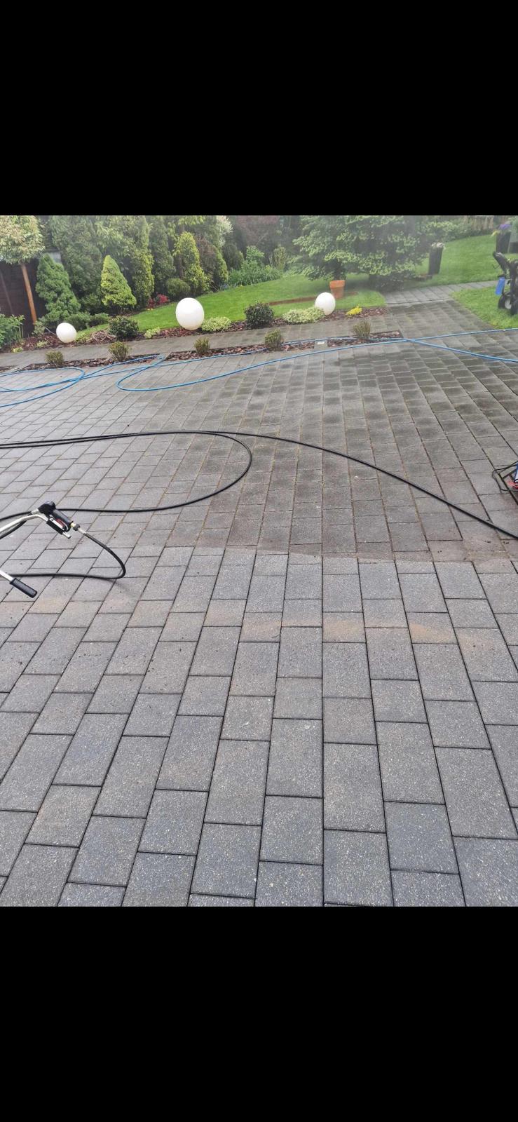 60826560 678f 4746 9098 869ea2cbfb4c